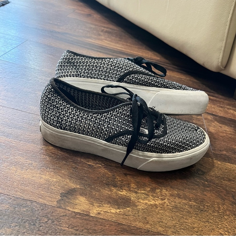Van’s Authentic Platform 2.0 Black and White Knit Plaid Sneakers, M7 W 8.5